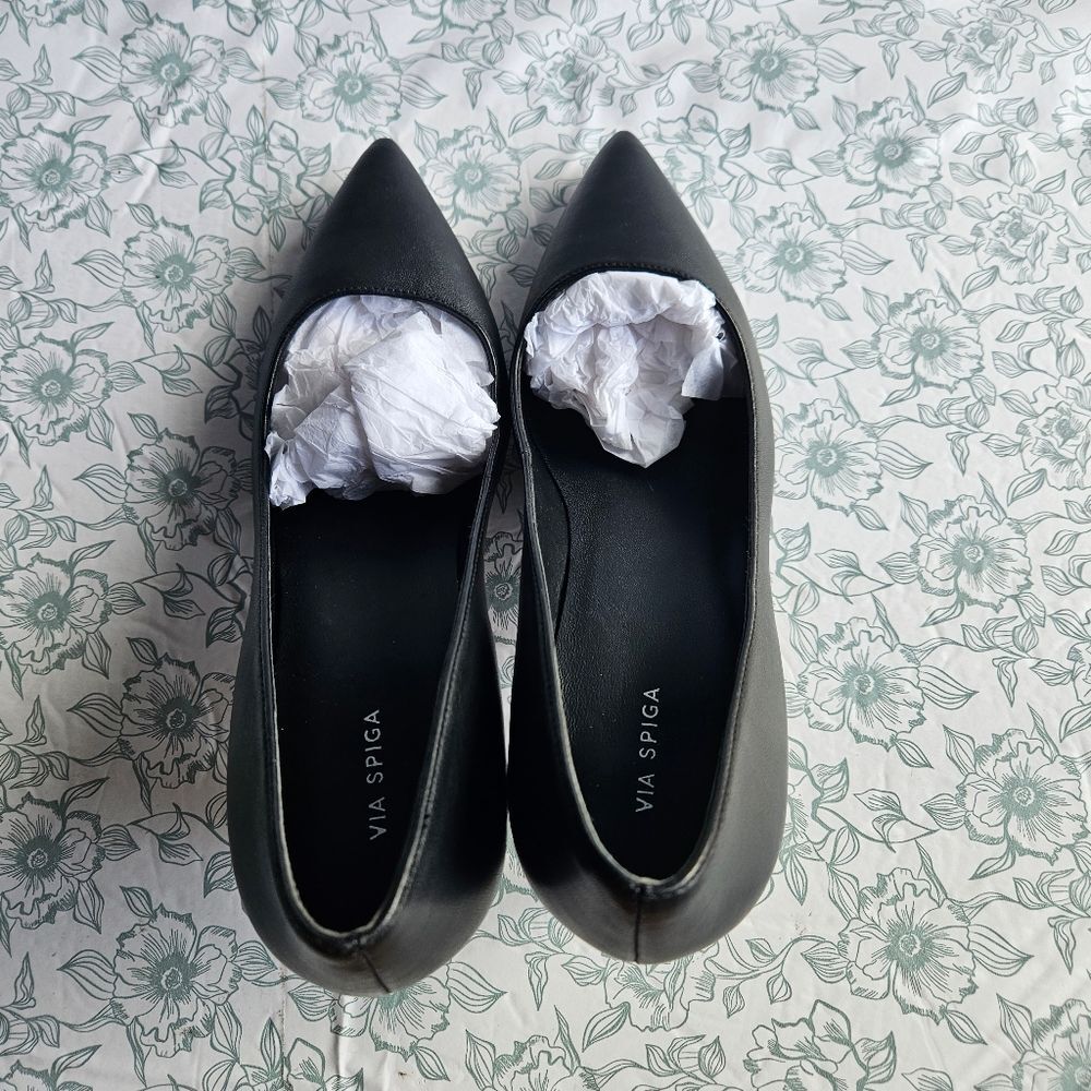 NIB Via Spiga Gya Pointed Toe Black Leather Pump | 8 - Picture 6 of 7